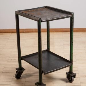 sgabello in ferro tavolino da cocktail